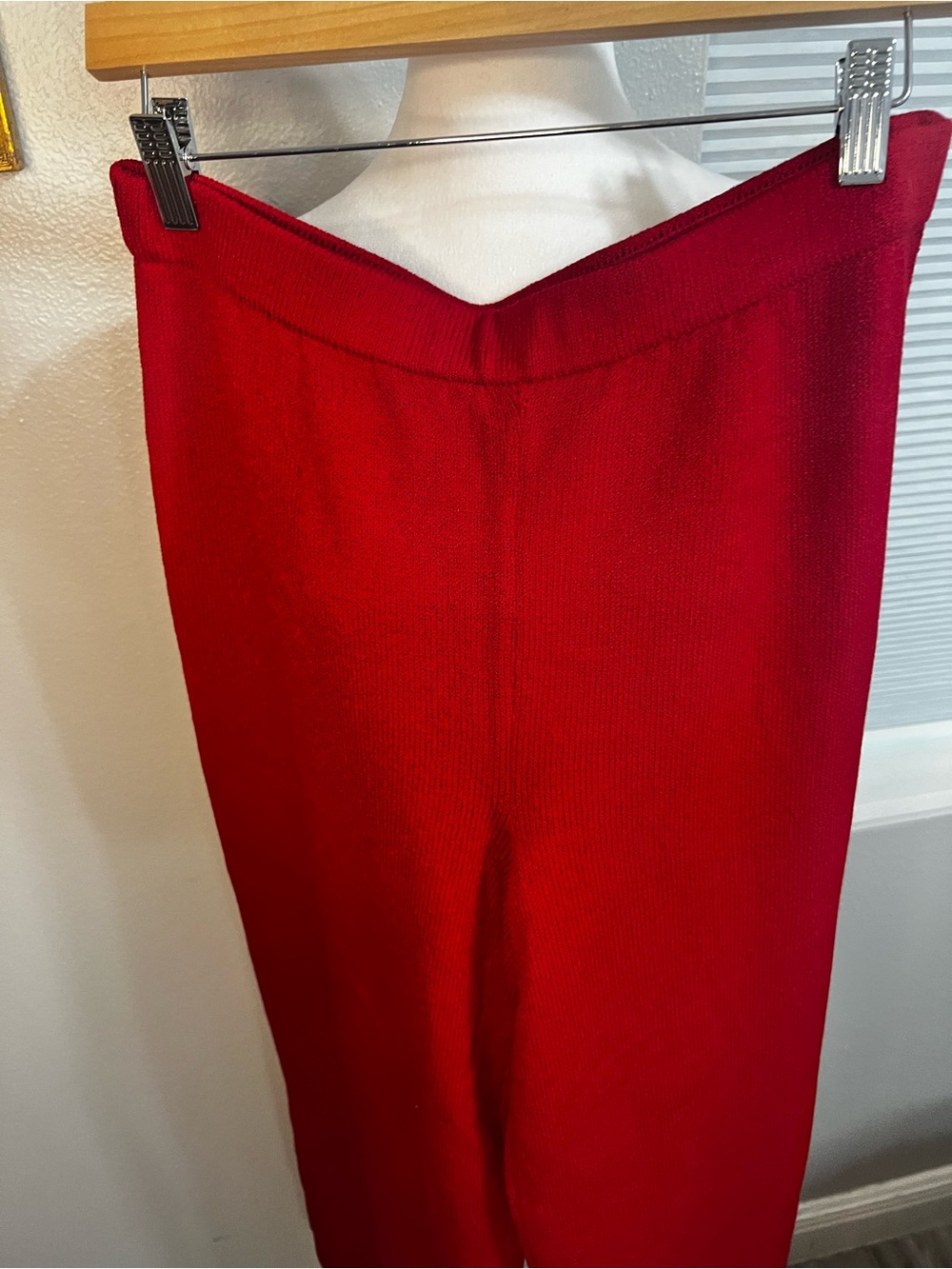 St. John Collections Red Santana Knit
Wide-Leg 10 Medium - Picture 6 of 14